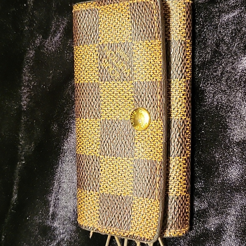 Louis Vuitton -  Brown Keyholder